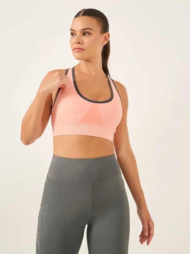 ستايلي اكتيف حمالة صدر رياضية بياقة واسعة بتفاصيل متباينة من ستايلي اكتيف